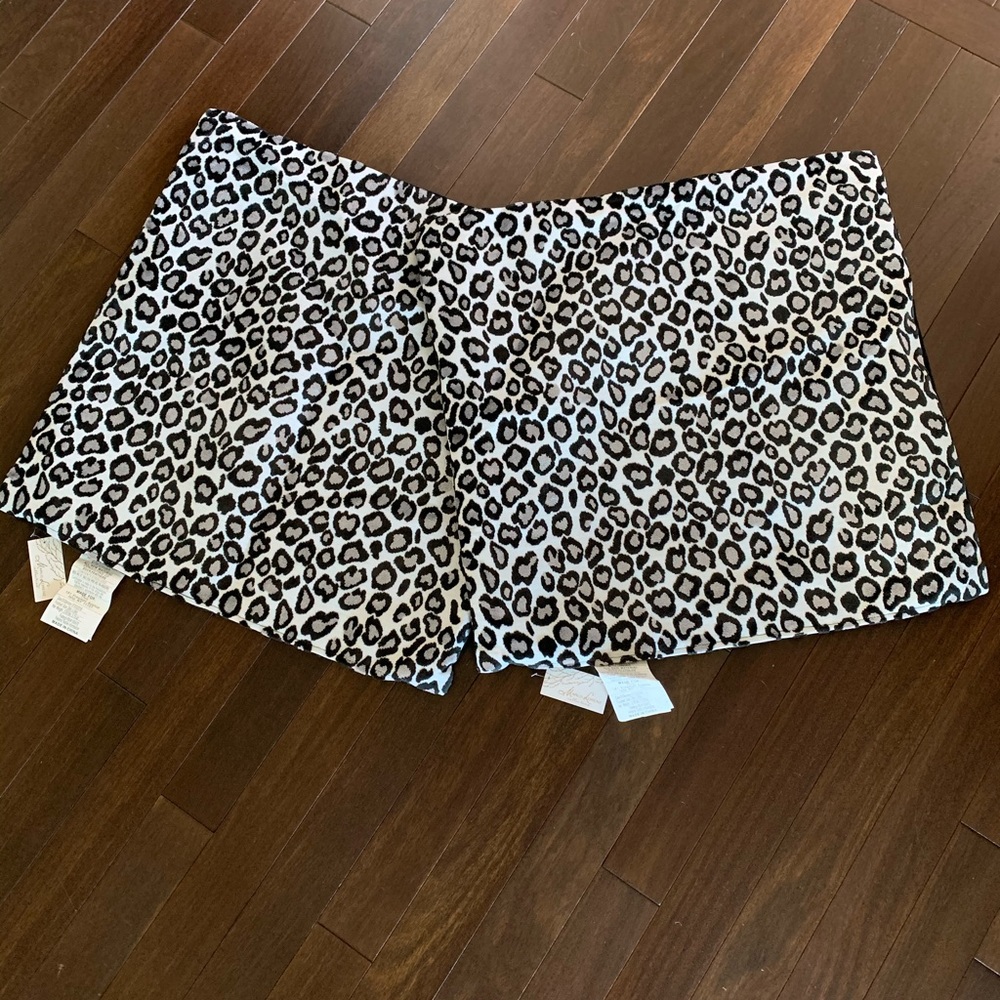 Pillow covers 2 black white grey leopard - Picture 2 of 11